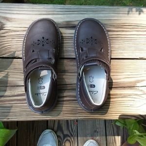 Clark's Girls Leather Shoes.